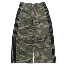 Load image into Gallery viewer, TRACK JEANS (CAMO)