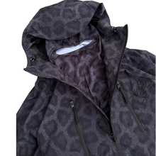 Load image into Gallery viewer, TECH JACKET (LEOPARD)
