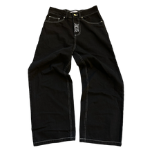 Load image into Gallery viewer, SKULL JEANS (BLACK)