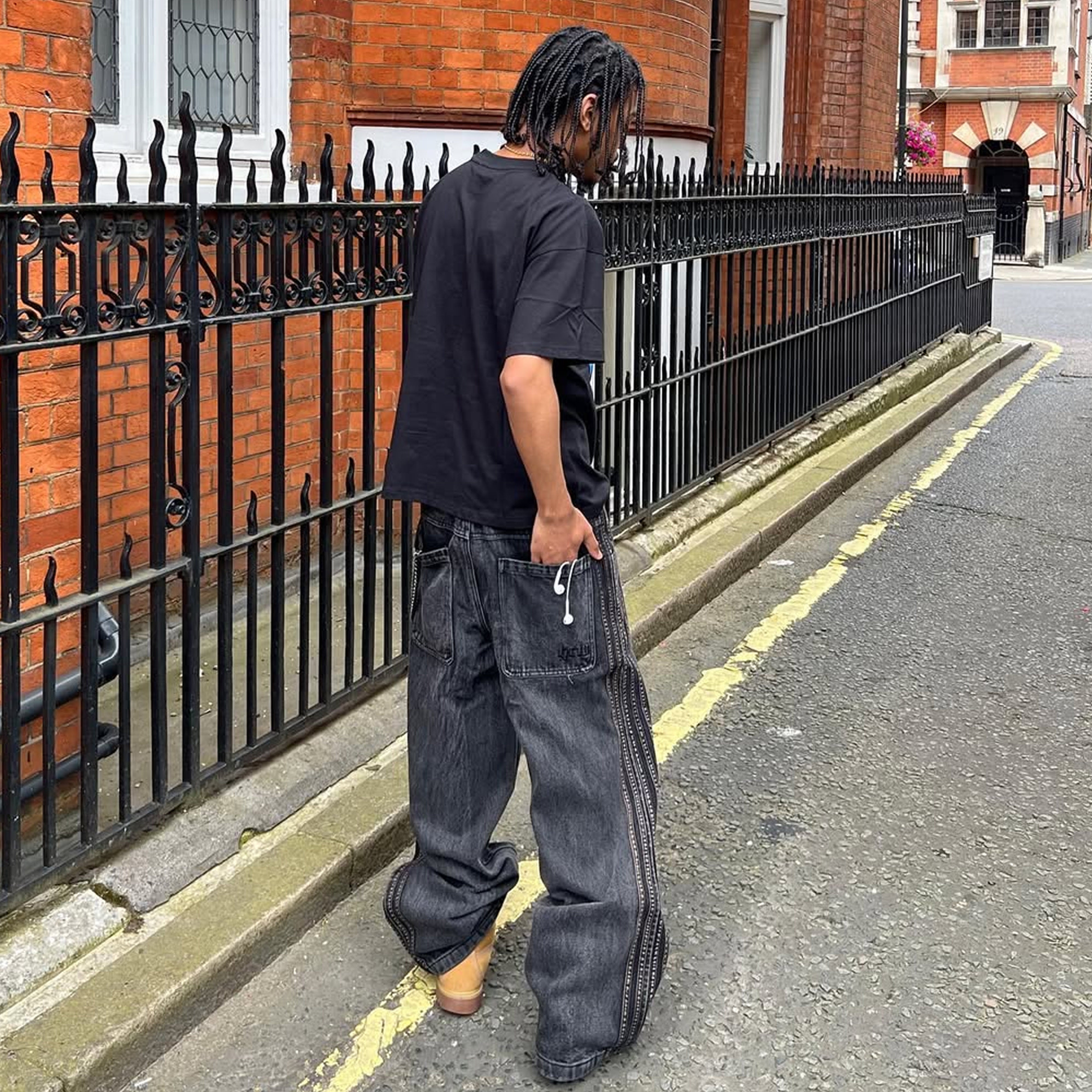 V2 SKULL JEANS (BLACK/WHITE) - heavencanwait.store